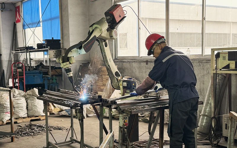 Ваш надійний виробник металевих виробів